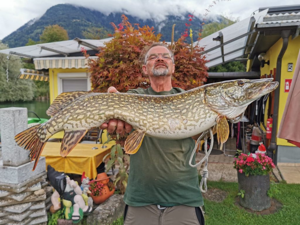 Fischen am Ossiacher See, Ossiacher See Seebach